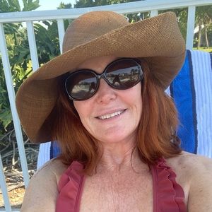 Meet your Posher, Victoria